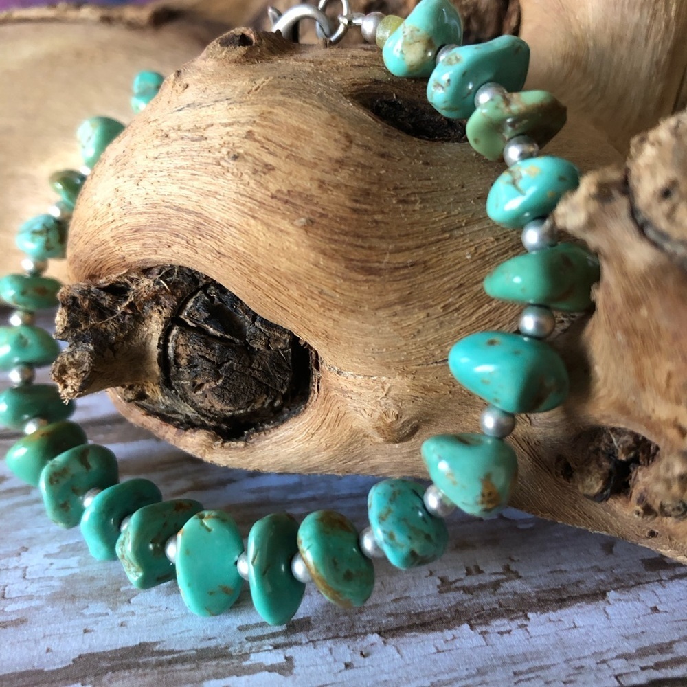 🩵 Vintage Genuine Turquoise Nugget and Silver Beaded Boho Bracelet - Picture 5 of 9
